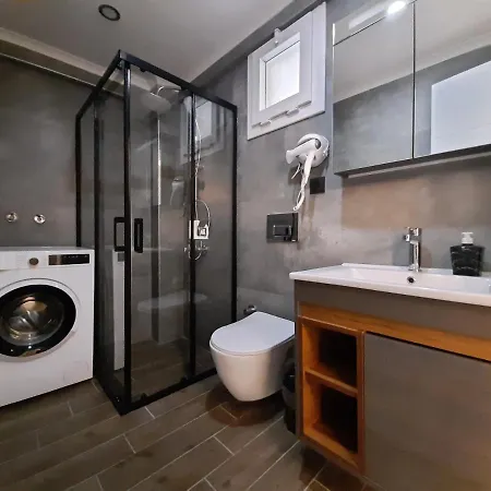Alpha Apartment *
